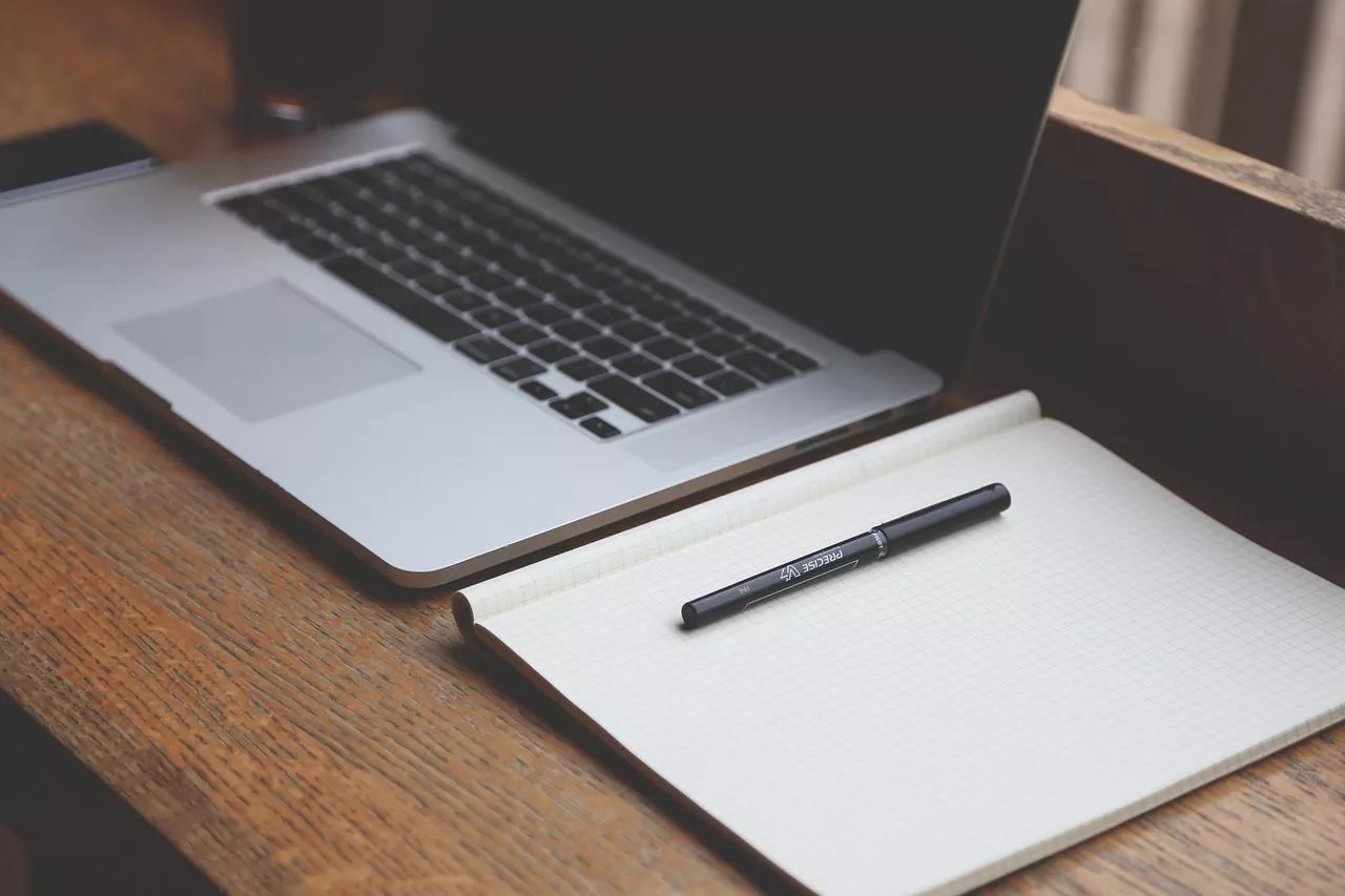 desk pc note - دليل إعداد ملف التقديم على المنحة خطوة بخطوة 1